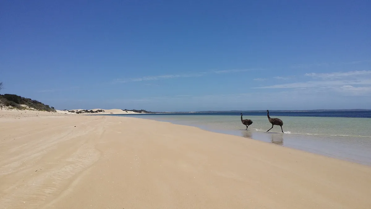 Seven Mile Beach in Australia