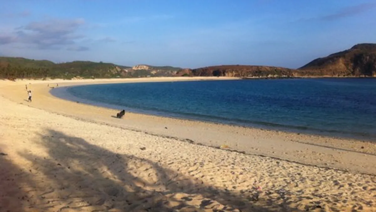 Pantai Tanjung Aan in Indonesia