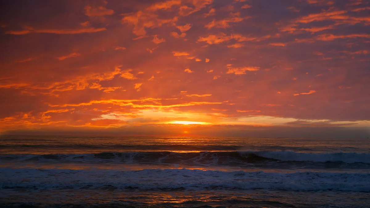 Half Moon Bay Beach in Saudi Arabia