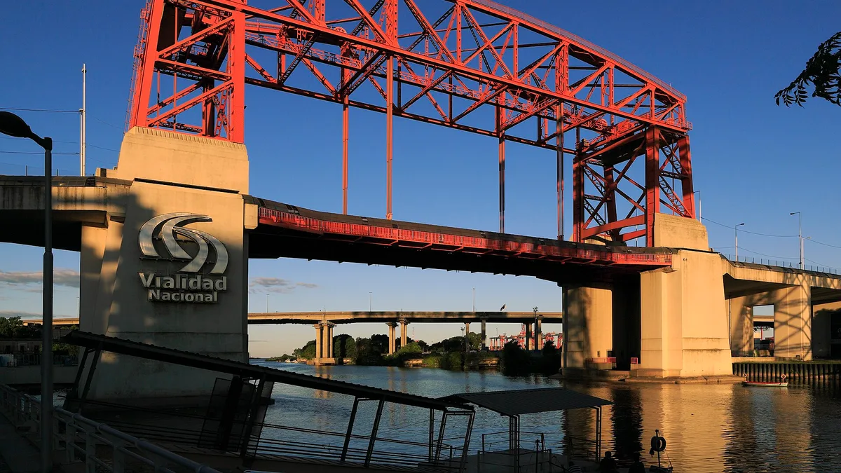 Puente Nicolás Avellaneda in Argentina