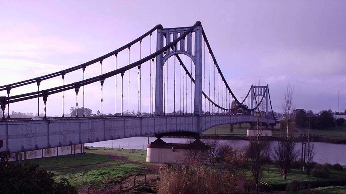 Puente Hipólito Yrigoyen in Argentina