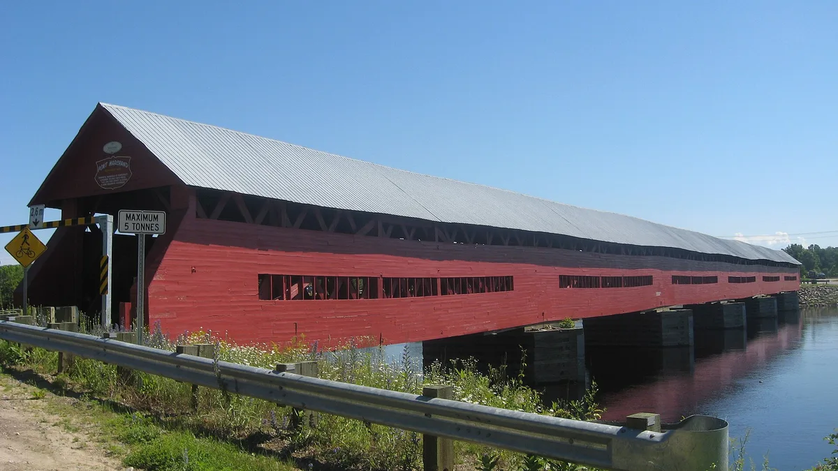 Félix-Gabriel-Marchand Bridge in Canada