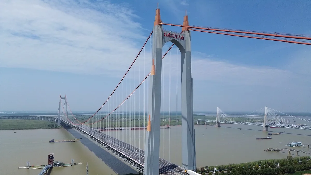 Second Dongting Lake Bridge in China