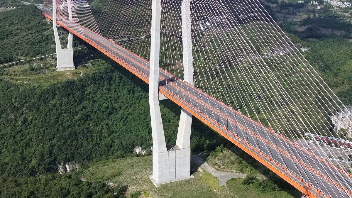 Liuguanghe Xiqian Expressway Bridge in China
