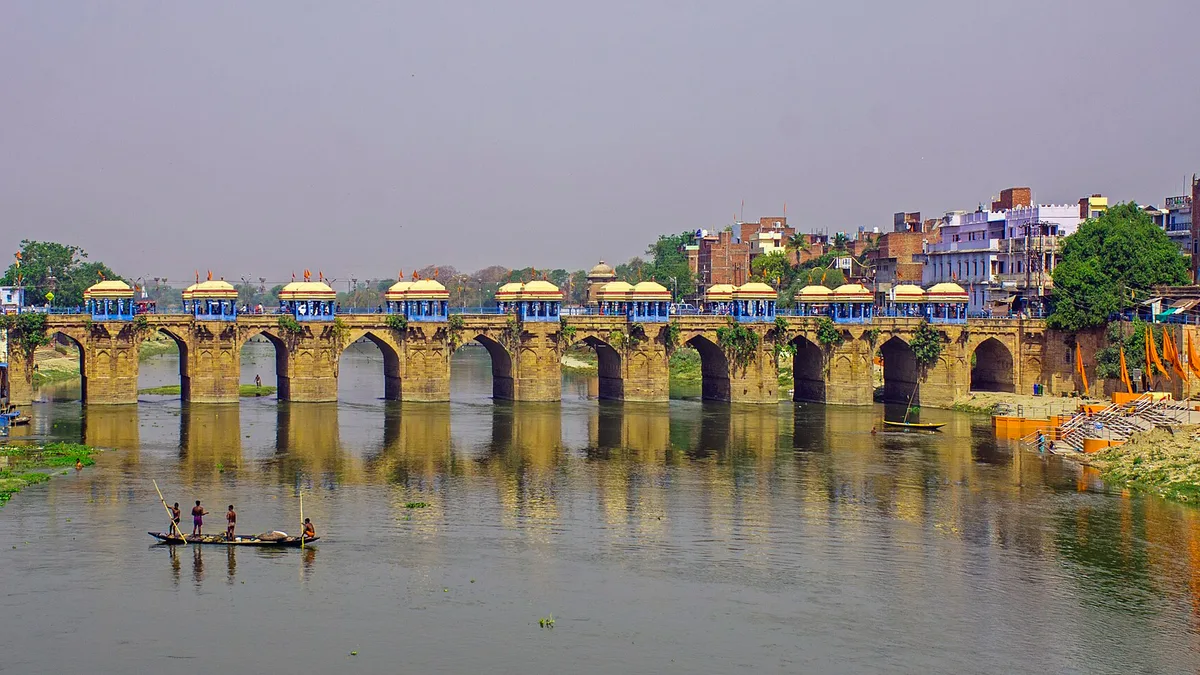 Shahi Bridge in India