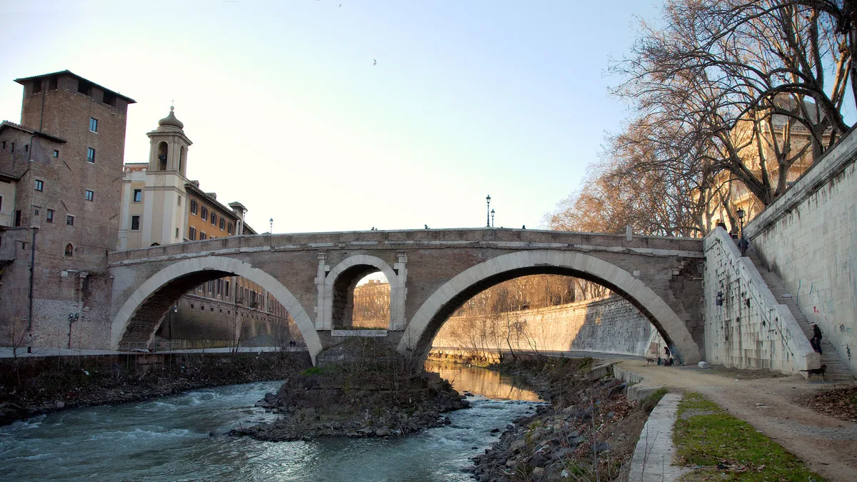 Pons Fabricius in Italy