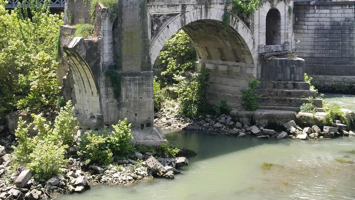 Ponte Rotto in Italy