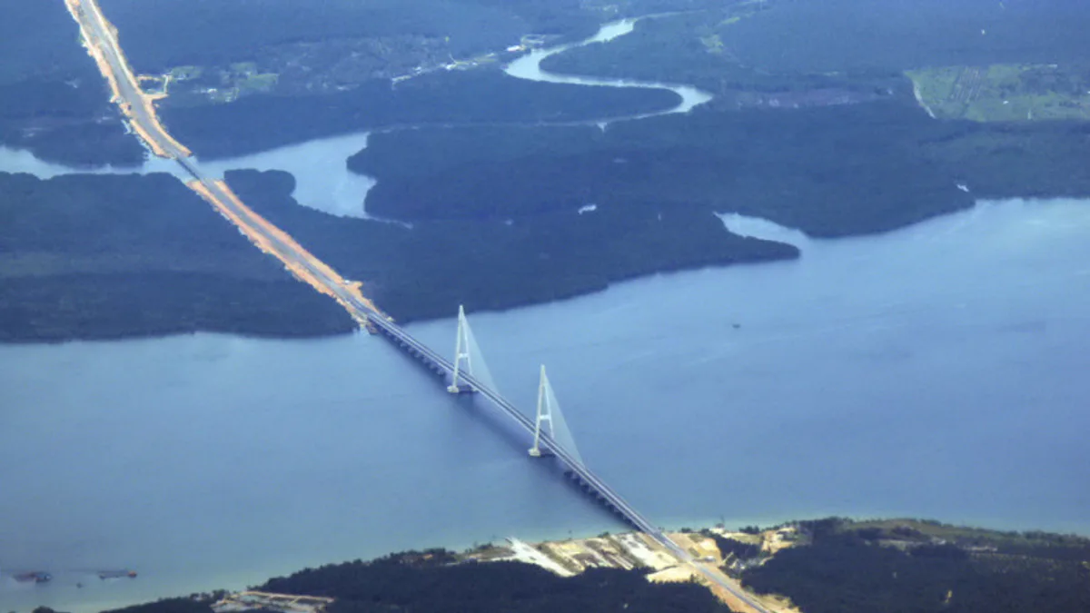 Sungai Sarawak Bridge in Malaysia