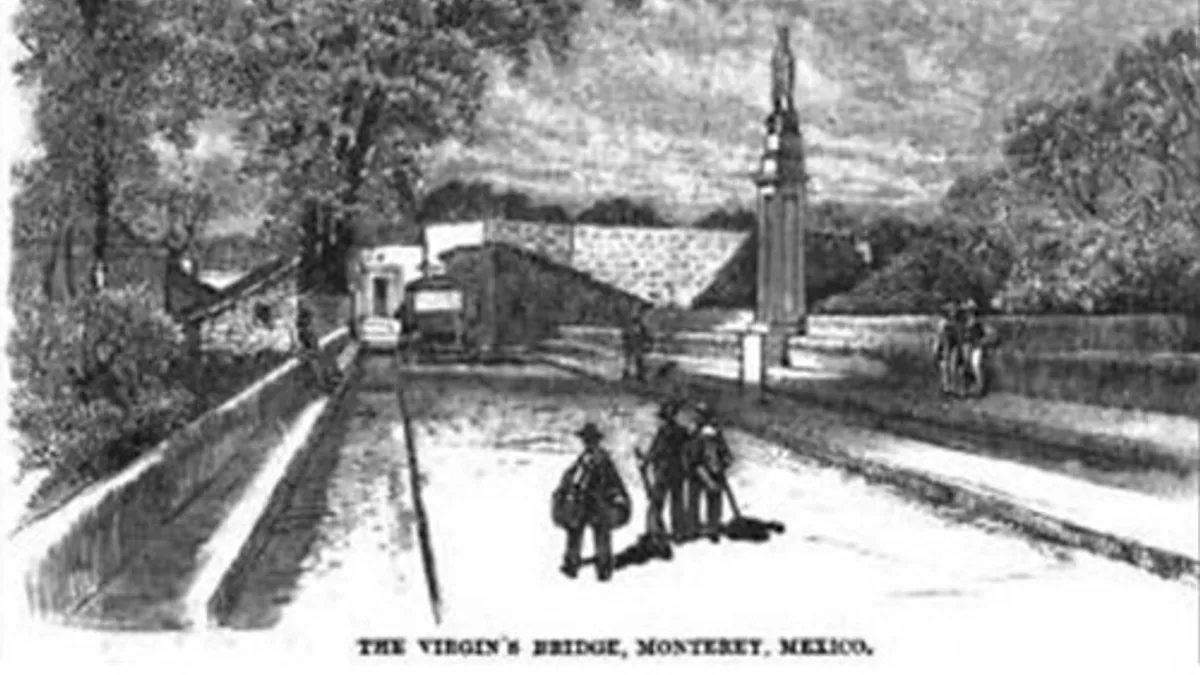 Puente de La Historia in Mexico