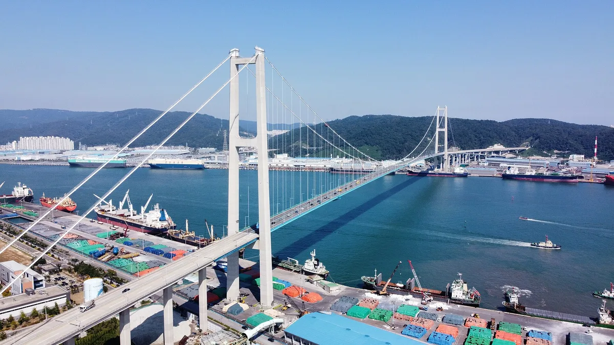 Ulsan Bridge in South Korea