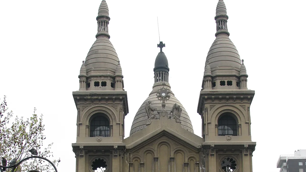 Basílica de los Sacramentinos in Chile