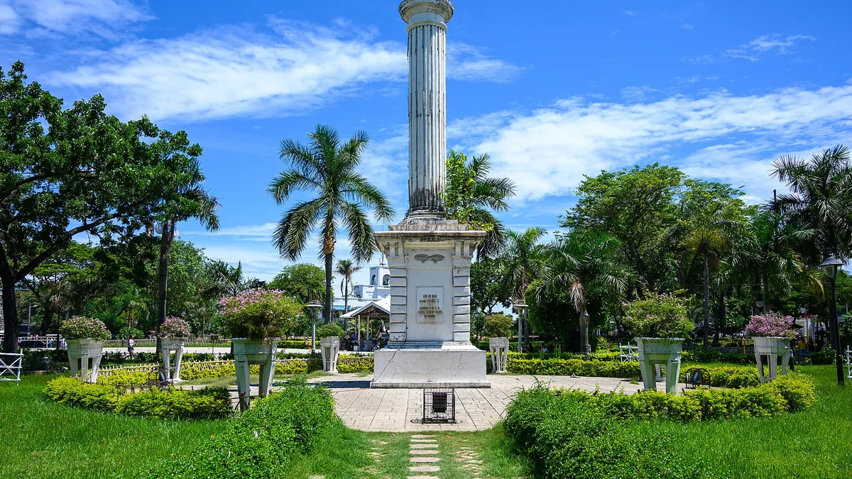 Plaza Independencia in Philippines