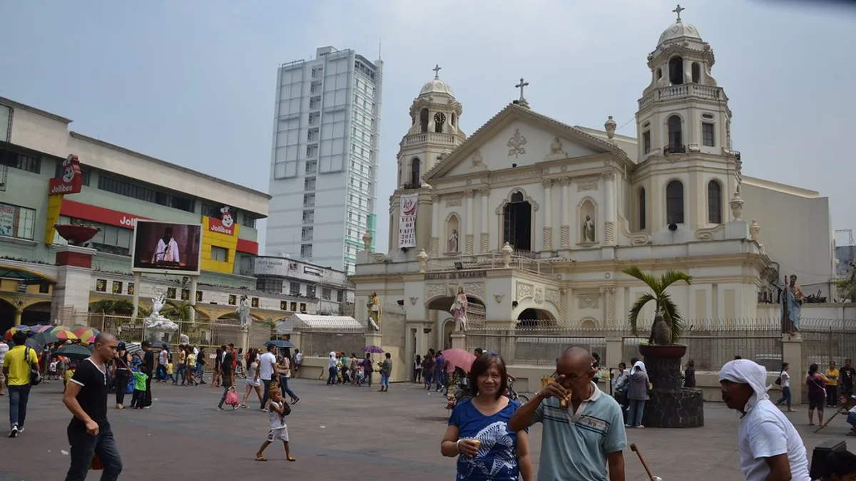 Plaza Miranda in Philippines