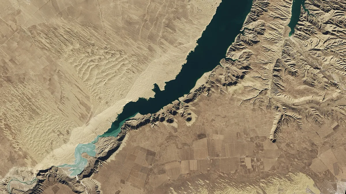 Longyangxia Dam in China
