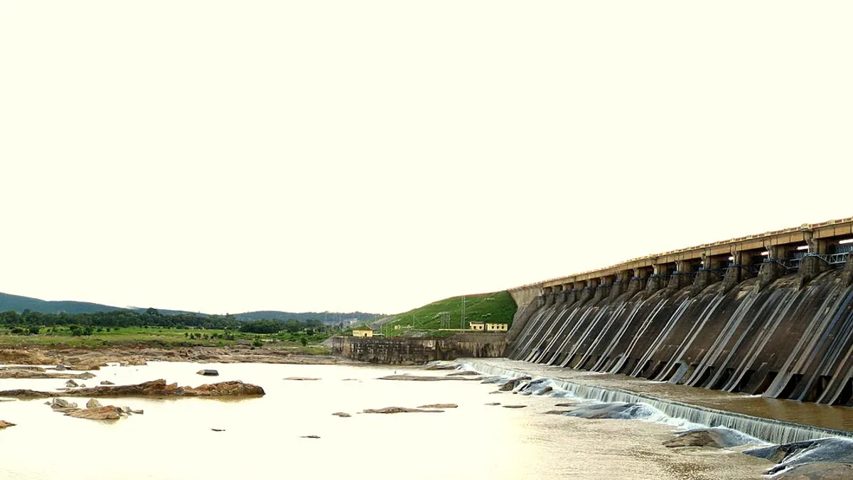 Hirakud Dam in India
