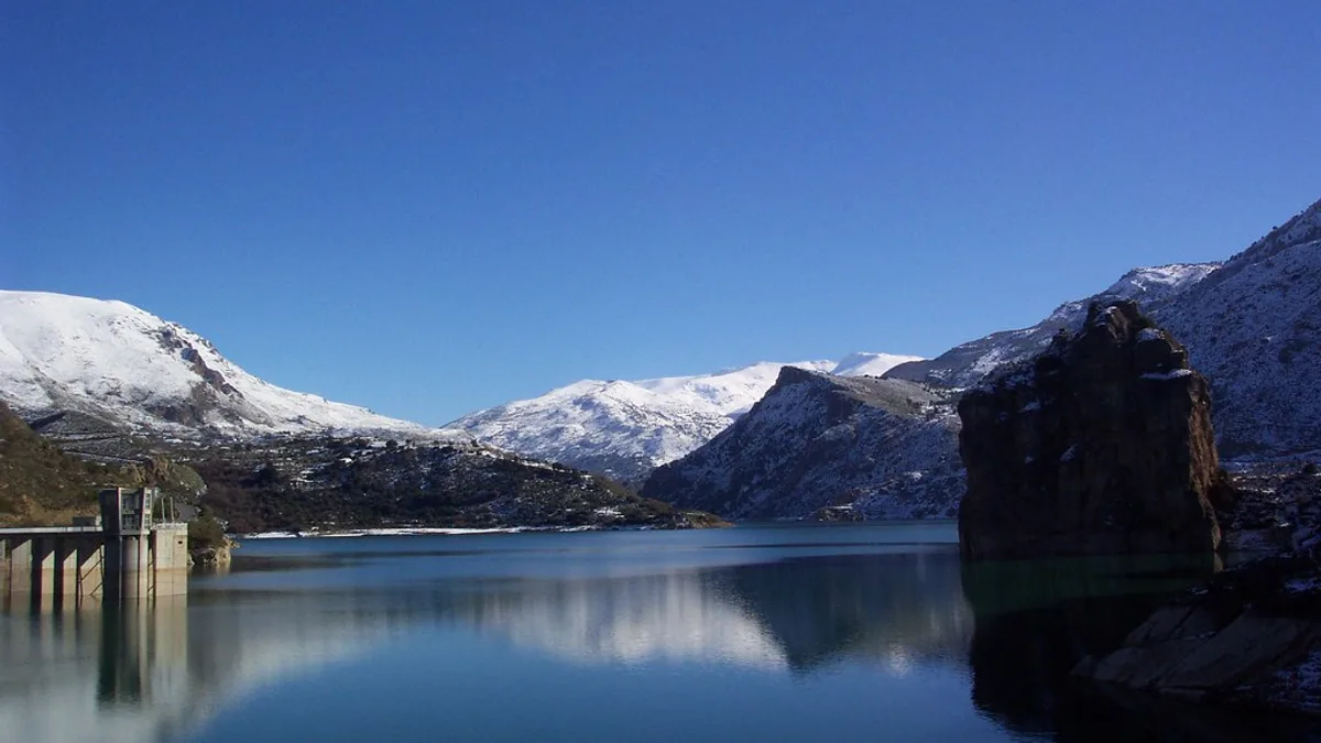 Canales Dam in Spain