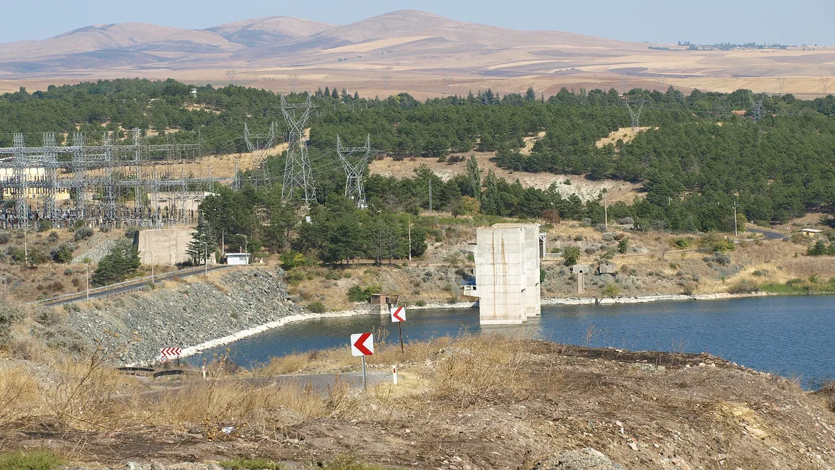 Hirfanlı Dam in Turkey
