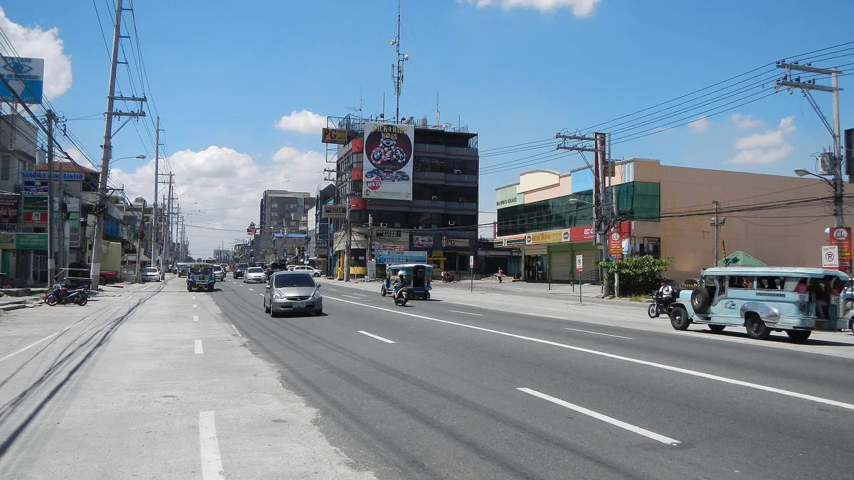 MacArthur Highway in Philippines