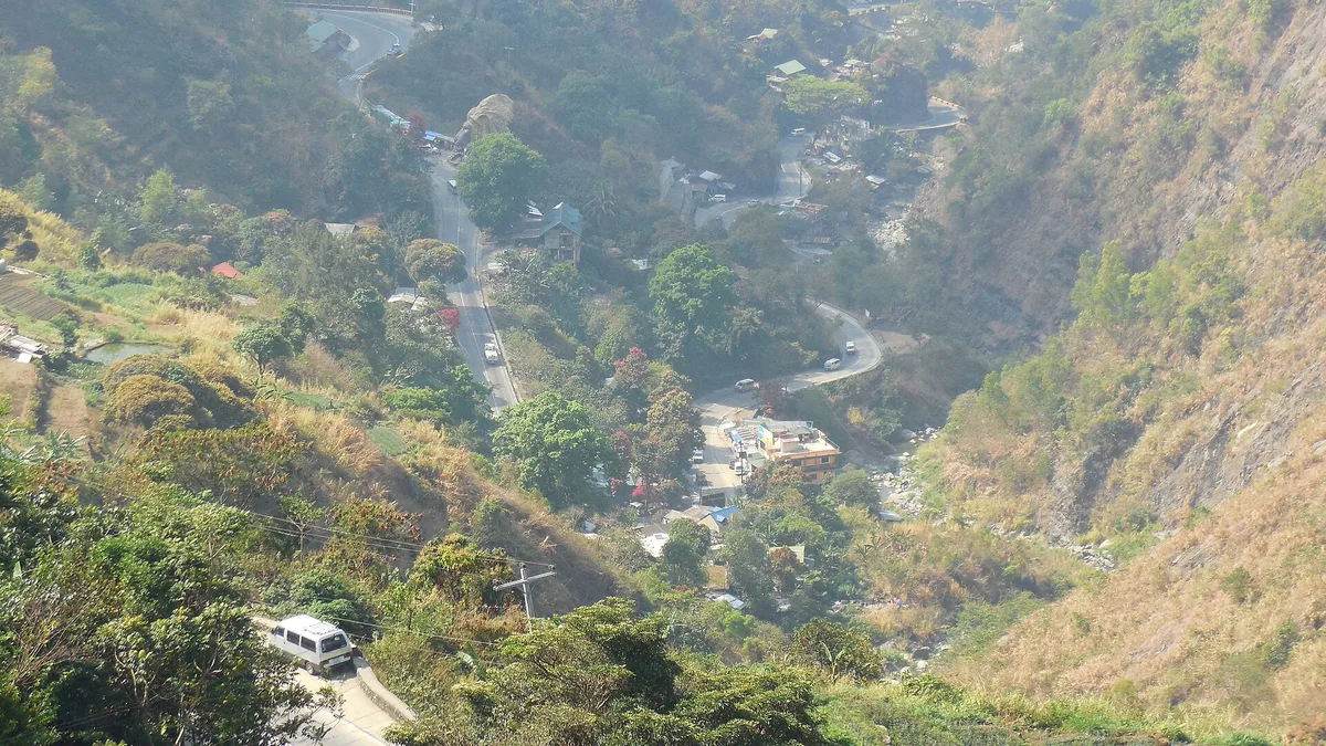 Kennon Road in Philippines