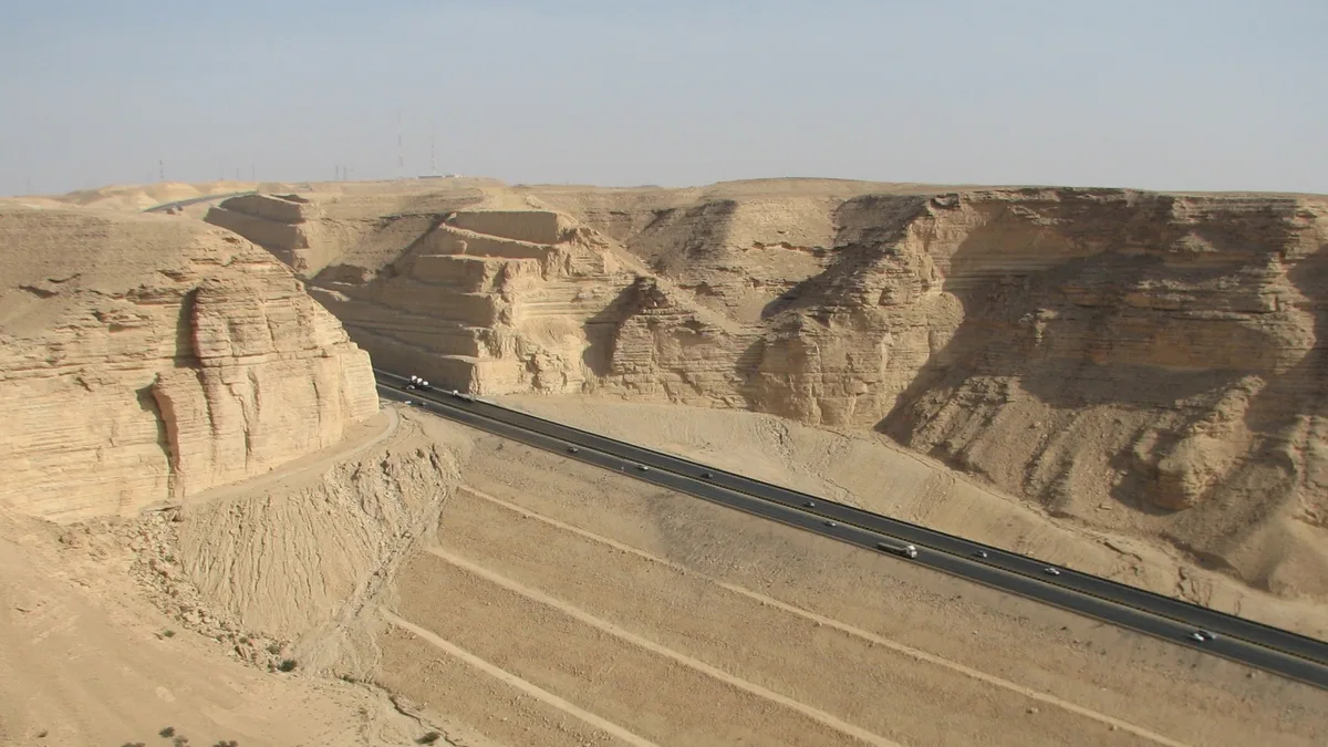 Highway 40 in Saudi Arabia