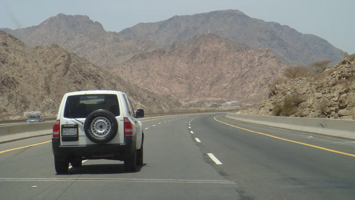 Highway 60 in Saudi Arabia