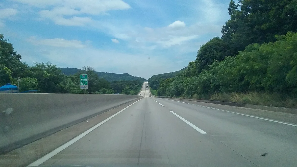 Jungbu Expressway in South Korea