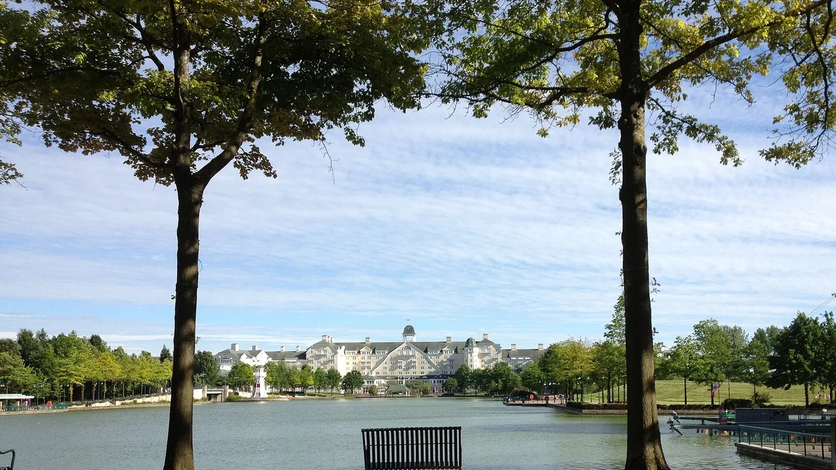 Disney Newport Bay Club in France
