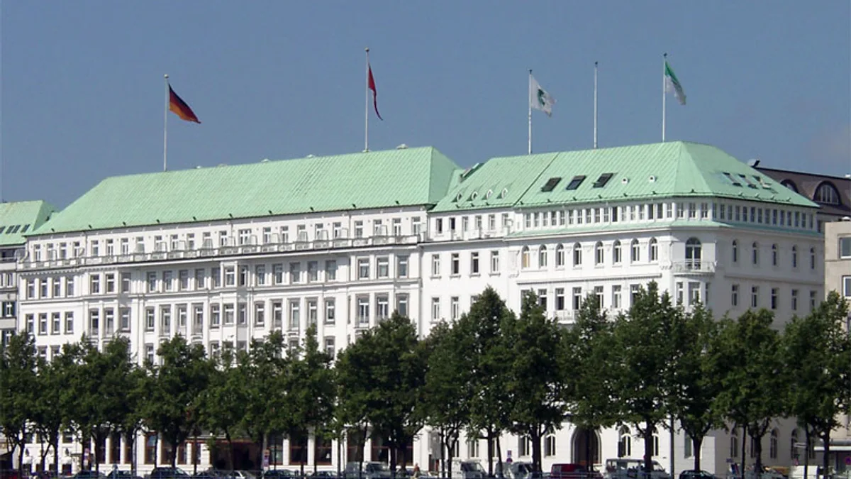 Fairmont Hotel Vier Jahreszeiten Hamburg in Germany