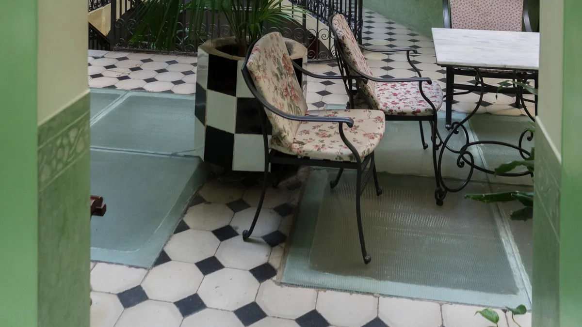 Hotel Peninsular Barcelona in Spain