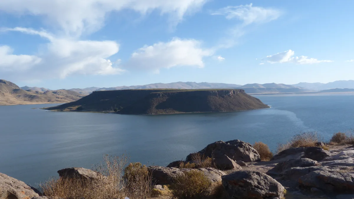 Isla Umayo in Peru