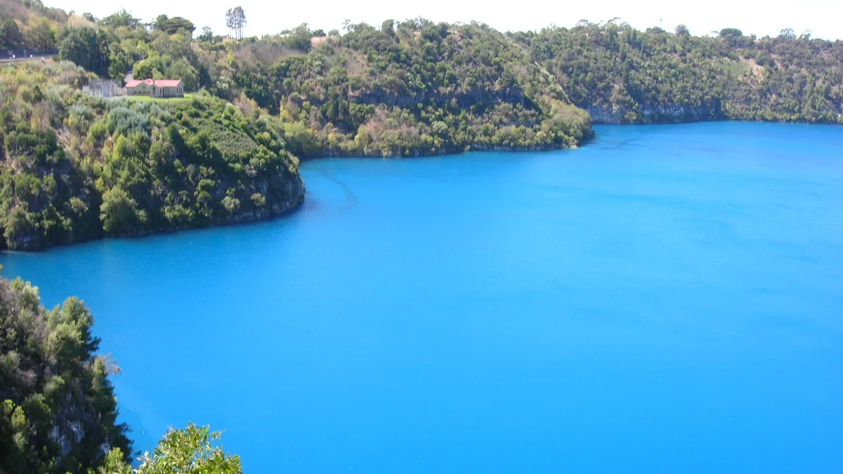 Blue Lake / Warwar in Australia