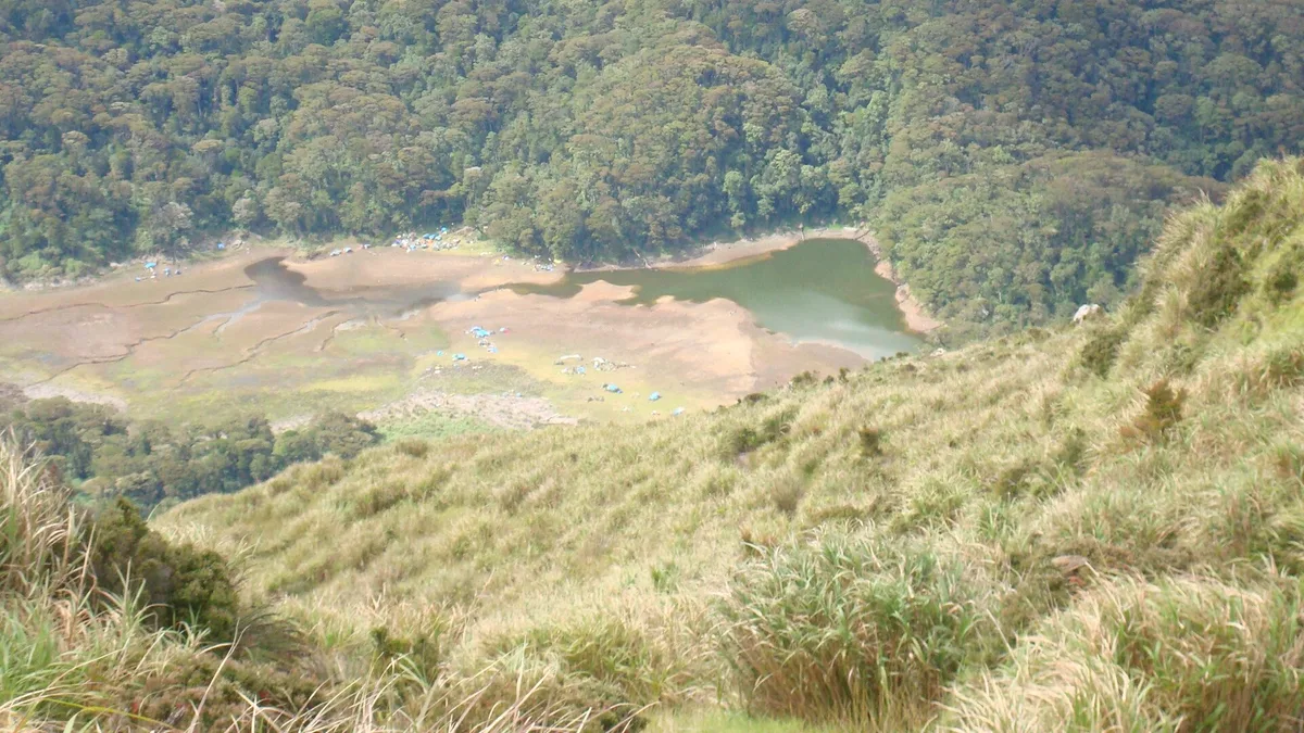 Lake Venado in Philippines