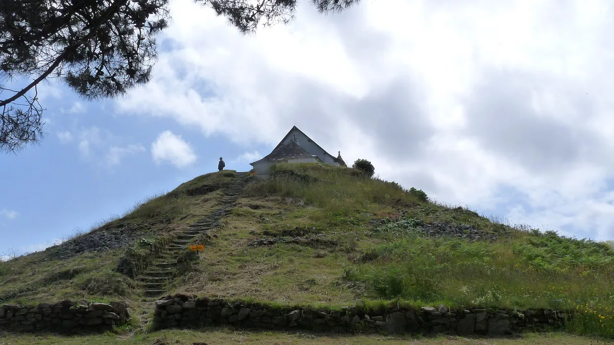 Tumulus Saint-Michel in France