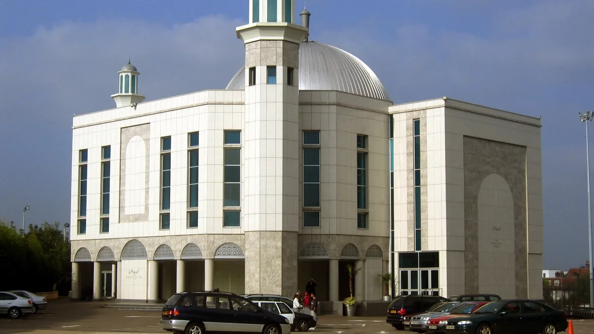 Baitul Futuh Mosque in United Kingdom