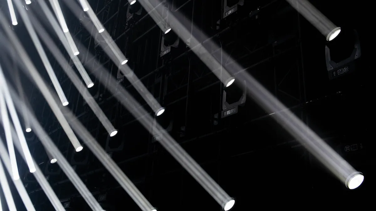 MORI Building DIGITAL ART MUSEUM: EPSON teamLab Borderless in Japan