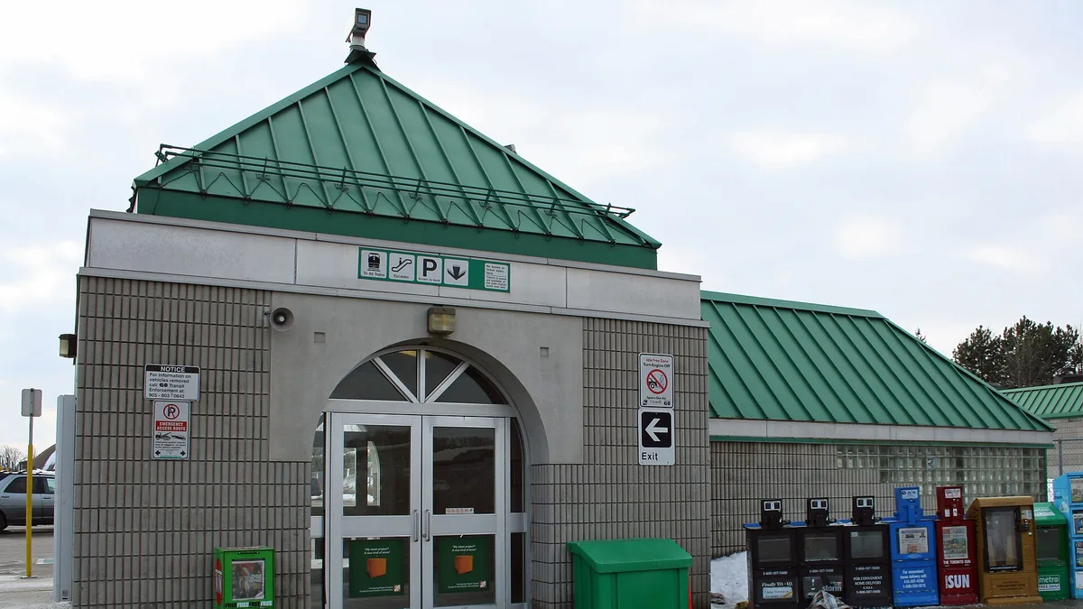 Clarkson GO Station in Canada