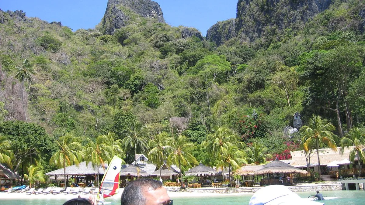 Miniloc Island Resort in Philippines