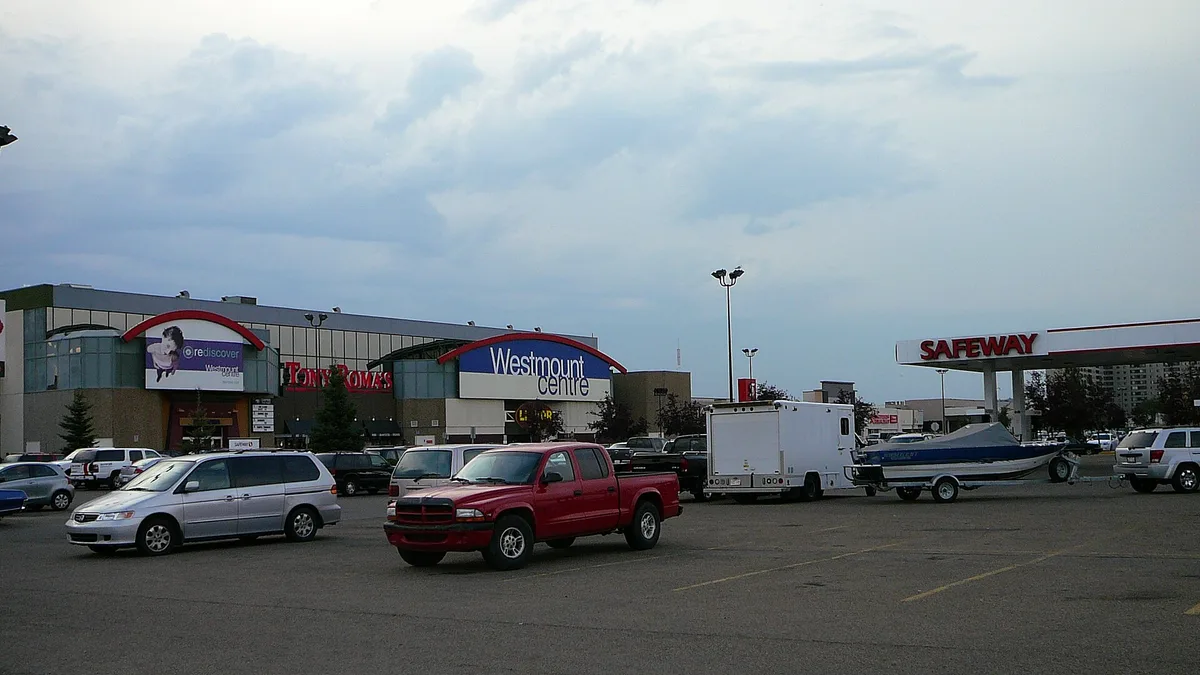 Westmount Centre in Canada