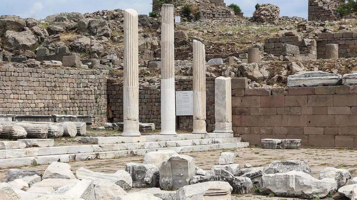 Pergamon and its Multi-Layered Cultural Landscape in Turkey