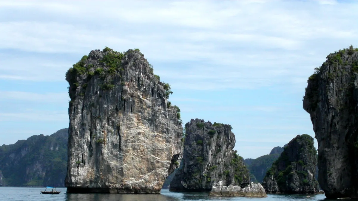Ha Long Bay - Cat Ba Archipelago in Vietnam