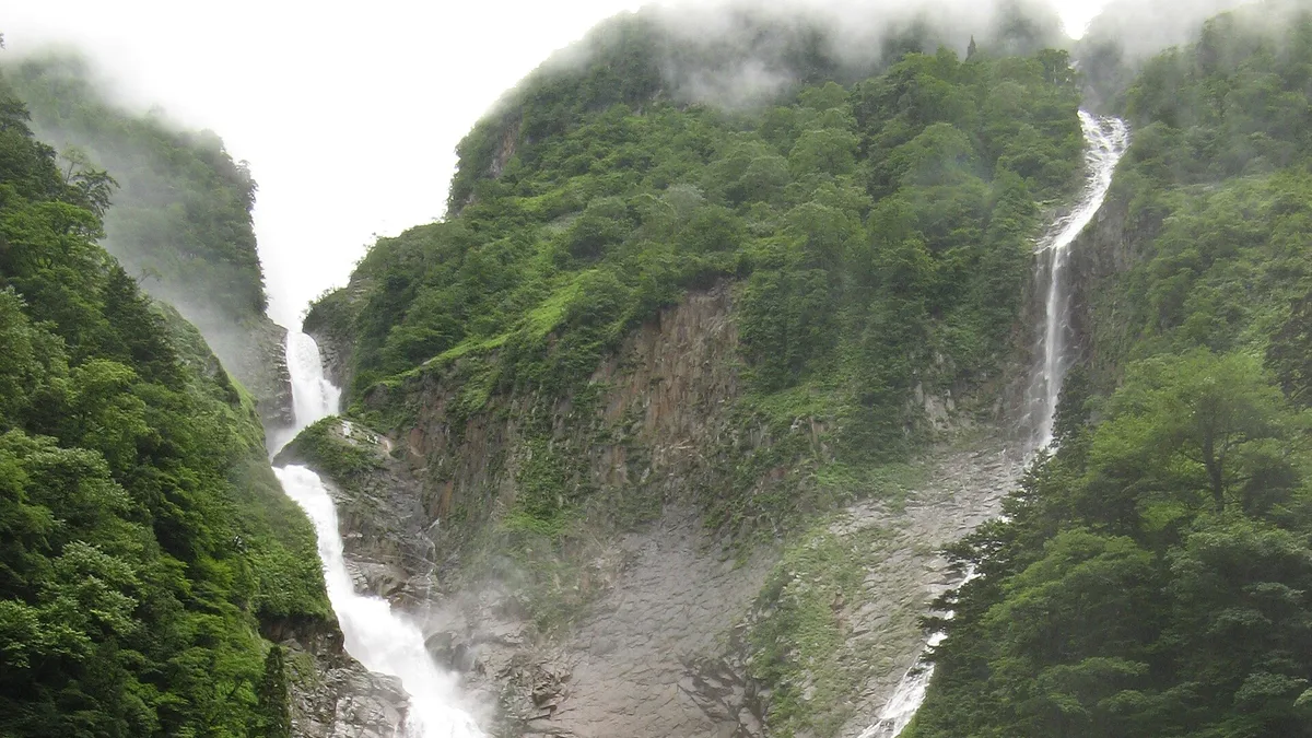 Hannoki Falls in Japan